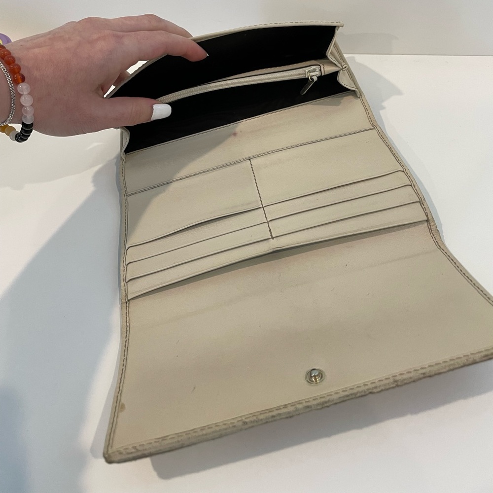 Gucci Wallet - Picture 4 of 16